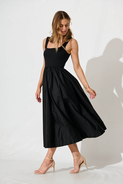 Momentum Maxi Dress In Black Cotton Sateen