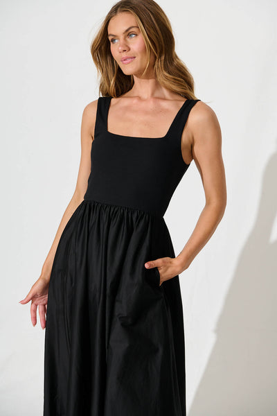 Momentum Maxi Dress In Black Cotton Sateen